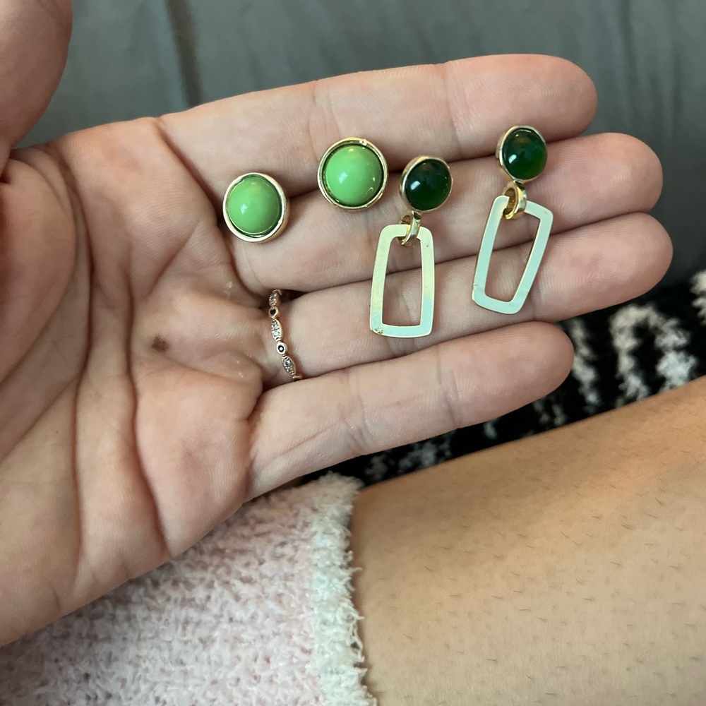 Green stud combo earrings!